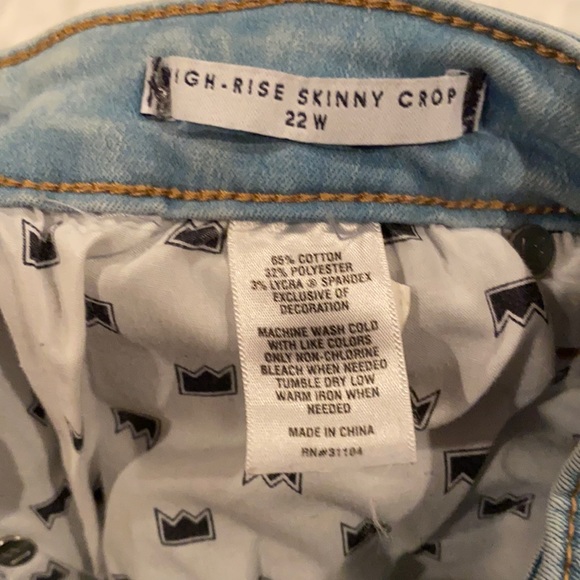 🎉Crown & Ivy High Rise Skinny Crop Distressed Frayed Denim Jeans Size 22W - Picture 6 of 6